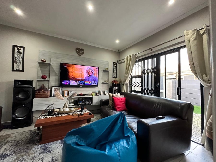 3 Bedroom Property for Sale in Table View Western Cape